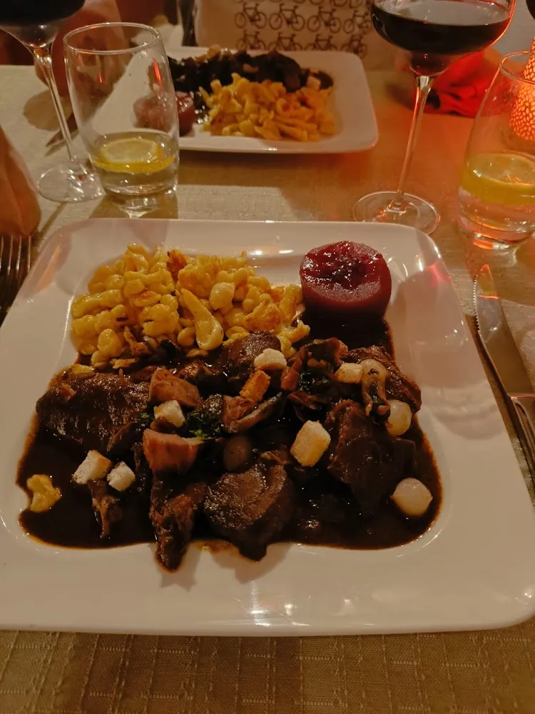 Civet de Spetzli Pomme Au Vin